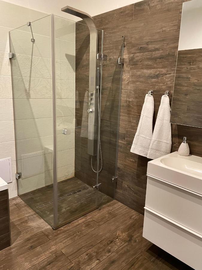Az Pro 8 Osob Apartment *